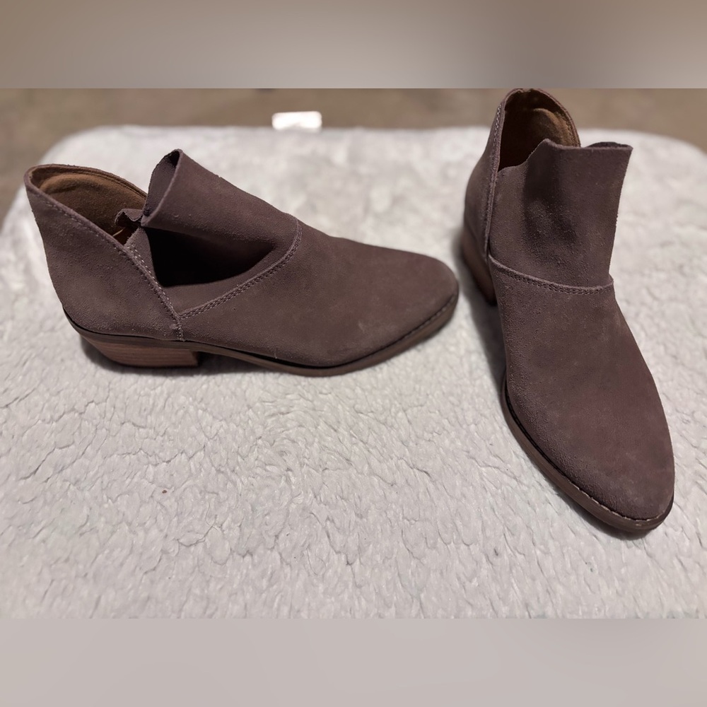 Lucky Brand Fahmida Taupe Fawn Ankle Suede Booties Size 6.5 6/12